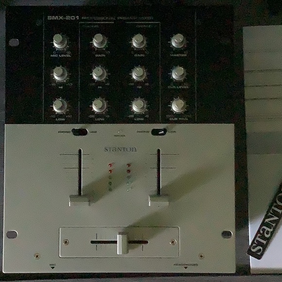 STANTON SMX-201 PROFESSIONAL PREAMP MIXER - Picture 1 of 5